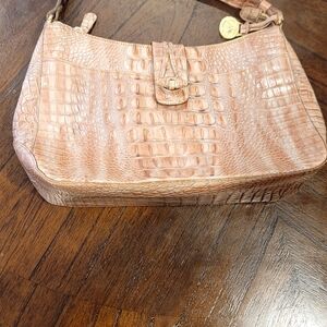 Women’s Croc-Embossed Leather Shoulder Bag in Blush